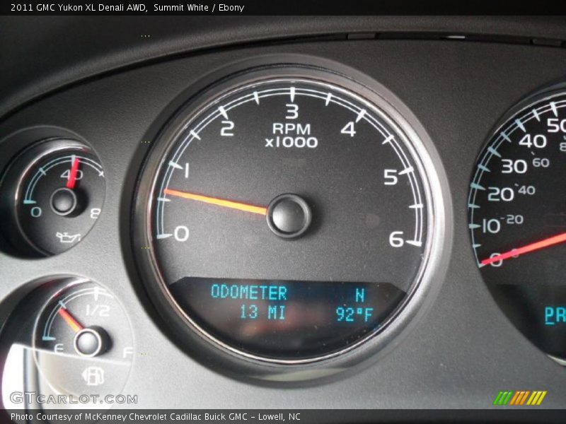 Summit White / Ebony 2011 GMC Yukon XL Denali AWD