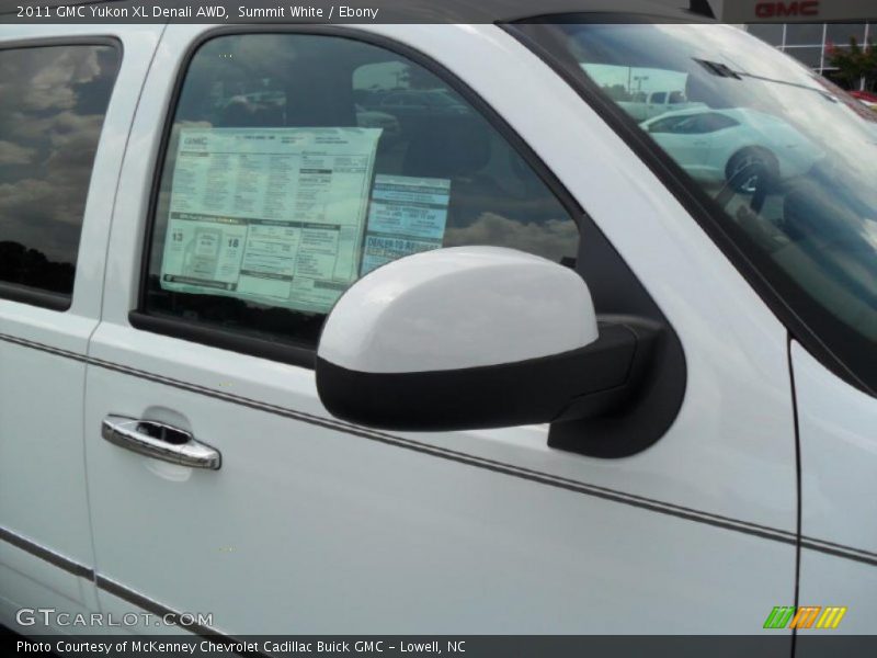 Summit White / Ebony 2011 GMC Yukon XL Denali AWD
