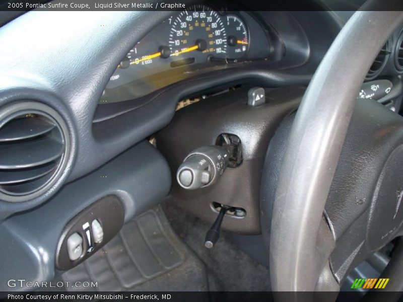 Liquid Silver Metallic / Graphite 2005 Pontiac Sunfire Coupe