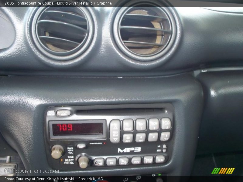 Liquid Silver Metallic / Graphite 2005 Pontiac Sunfire Coupe