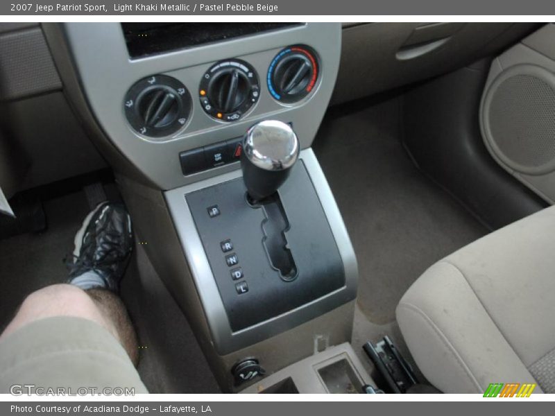 Light Khaki Metallic / Pastel Pebble Beige 2007 Jeep Patriot Sport