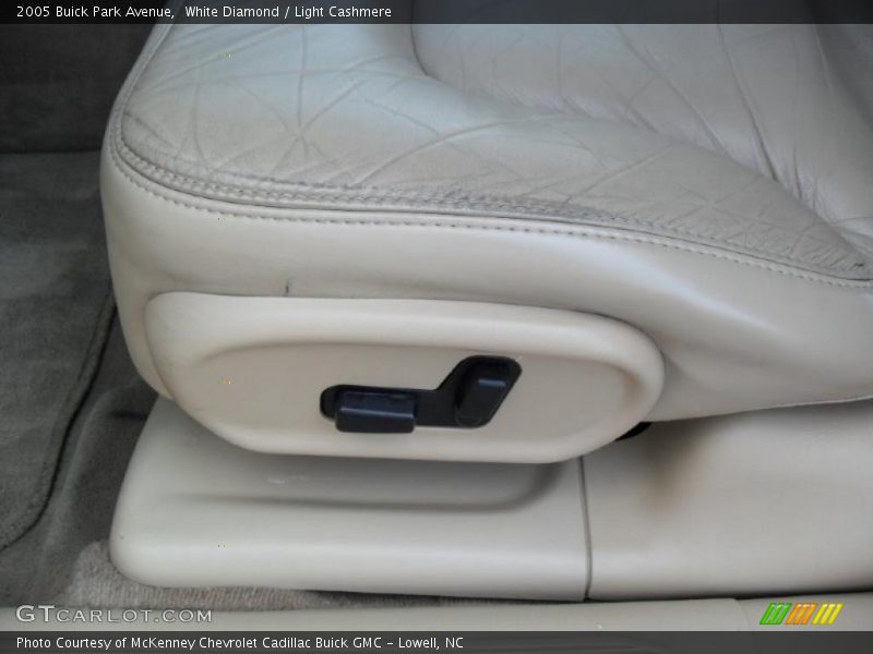 White Diamond / Light Cashmere 2005 Buick Park Avenue