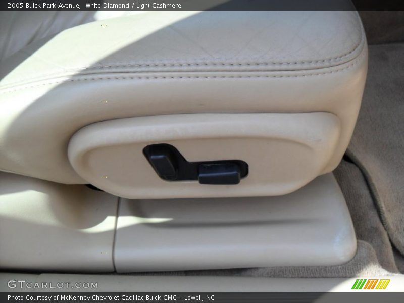 White Diamond / Light Cashmere 2005 Buick Park Avenue