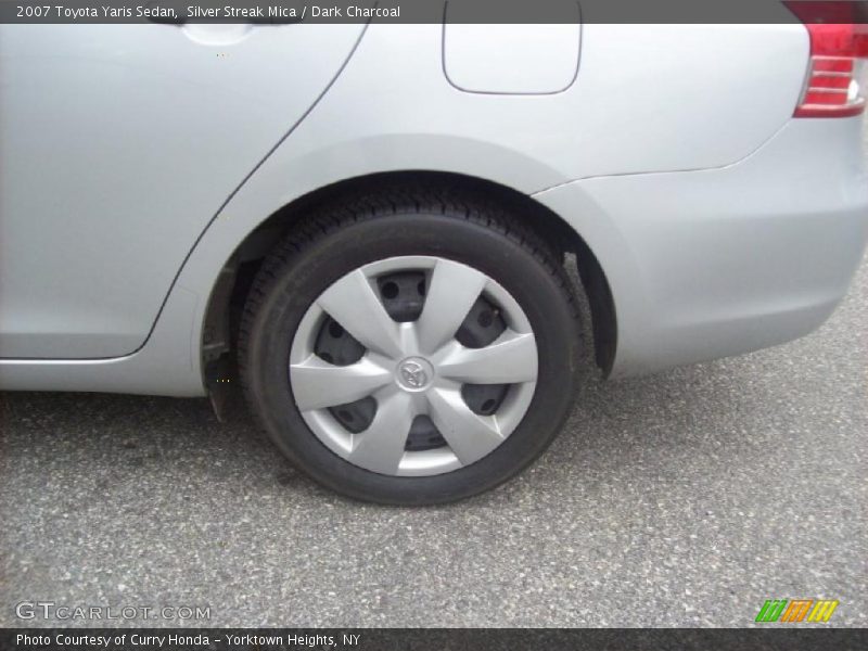 Silver Streak Mica / Dark Charcoal 2007 Toyota Yaris Sedan