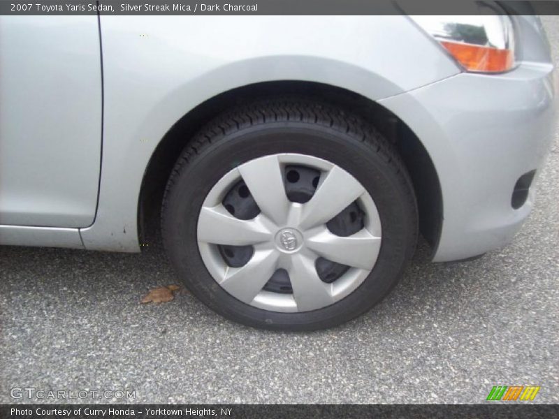 Silver Streak Mica / Dark Charcoal 2007 Toyota Yaris Sedan