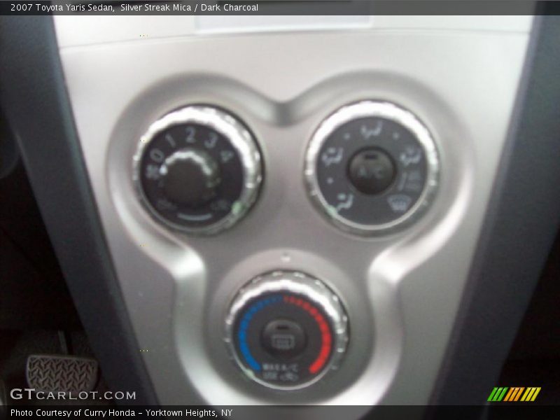 Silver Streak Mica / Dark Charcoal 2007 Toyota Yaris Sedan
