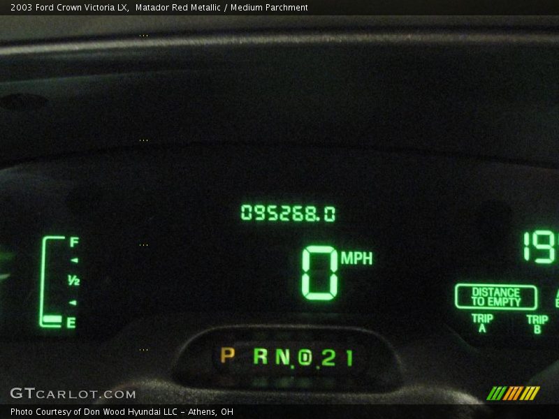 Matador Red Metallic / Medium Parchment 2003 Ford Crown Victoria LX