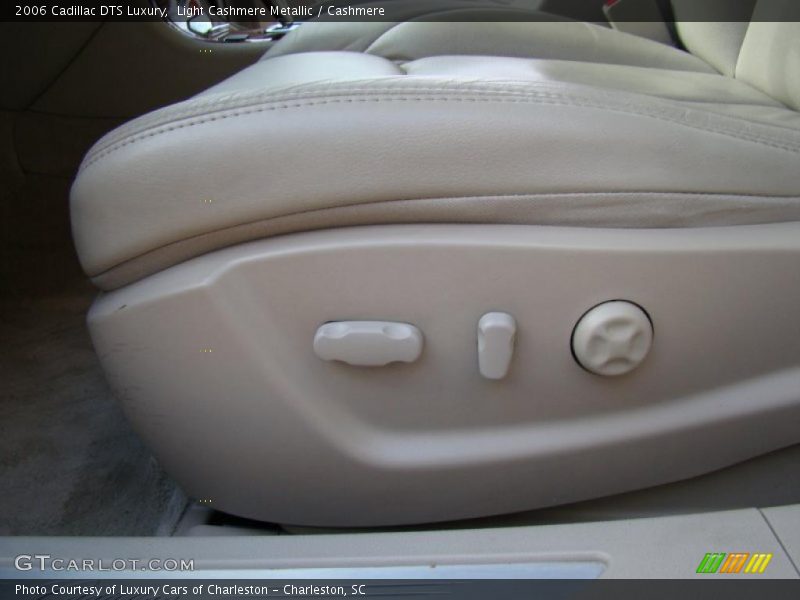 Light Cashmere Metallic / Cashmere 2006 Cadillac DTS Luxury