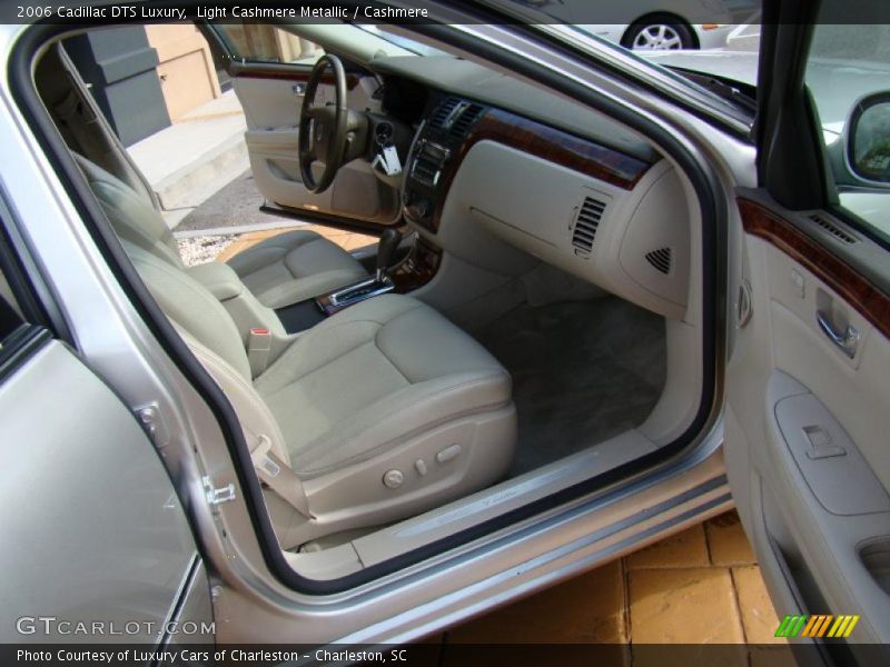 Light Cashmere Metallic / Cashmere 2006 Cadillac DTS Luxury