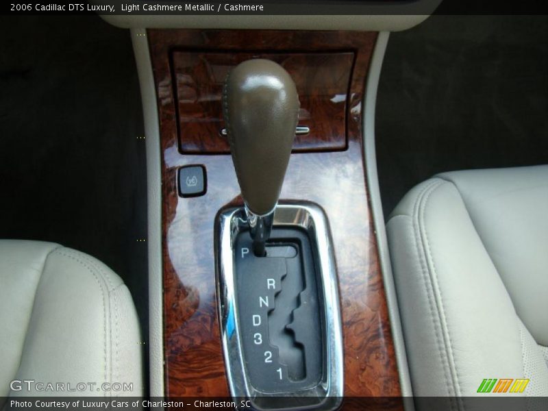 Light Cashmere Metallic / Cashmere 2006 Cadillac DTS Luxury
