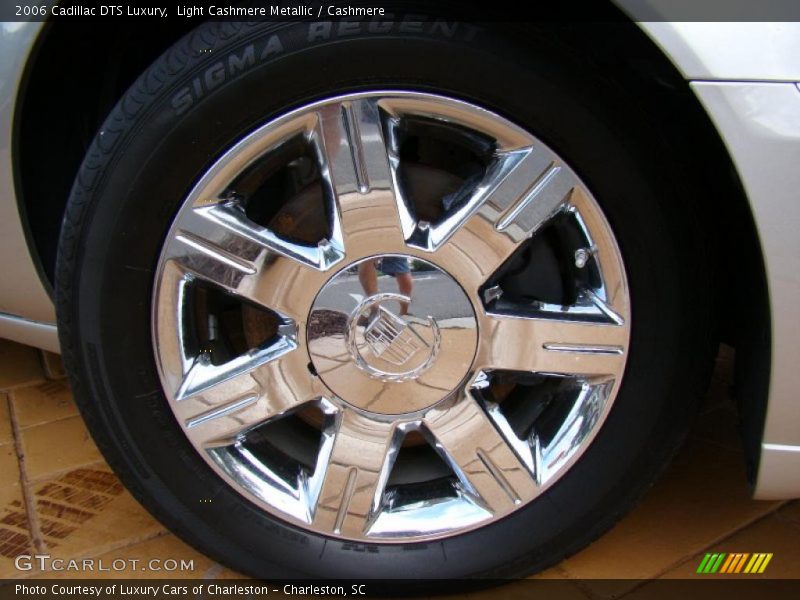 Light Cashmere Metallic / Cashmere 2006 Cadillac DTS Luxury