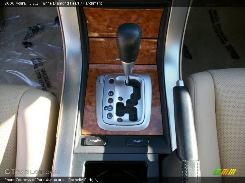 White Diamond Pearl / Parchment 2006 Acura TL 3.2