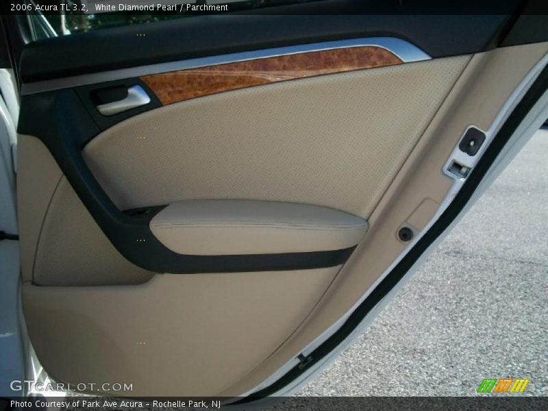 White Diamond Pearl / Parchment 2006 Acura TL 3.2