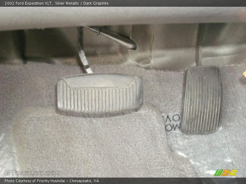 Silver Metallic / Dark Graphite 2002 Ford Expedition XLT