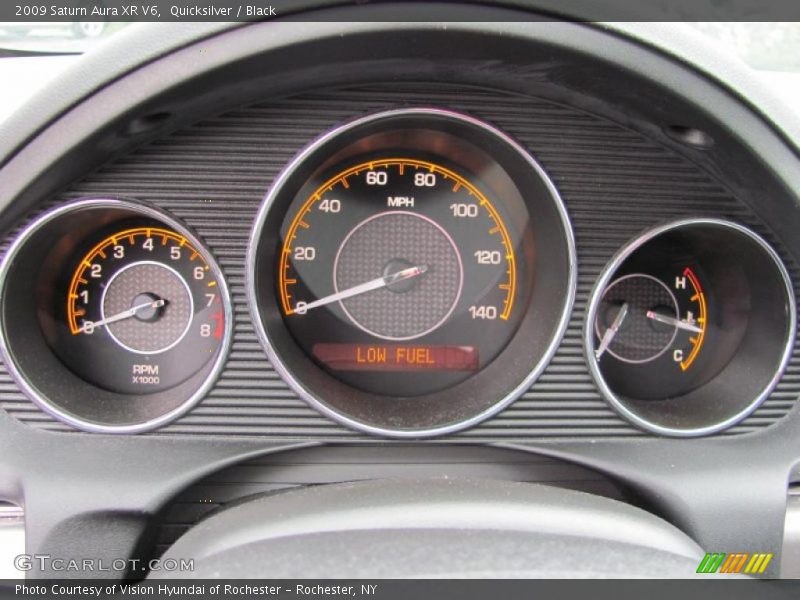 Quicksilver / Black 2009 Saturn Aura XR V6