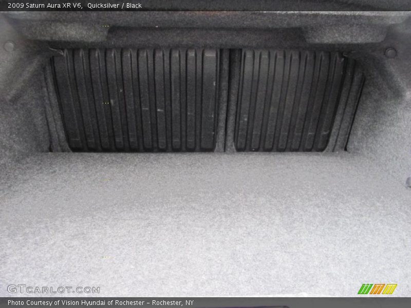 Quicksilver / Black 2009 Saturn Aura XR V6