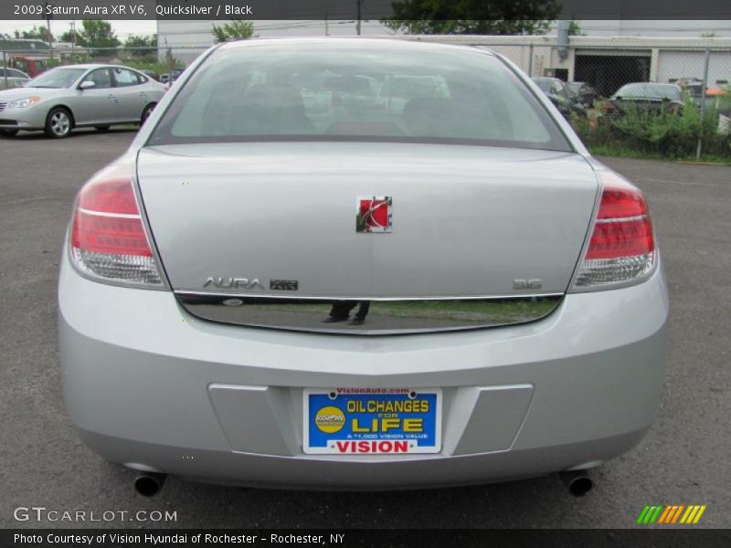 Quicksilver / Black 2009 Saturn Aura XR V6