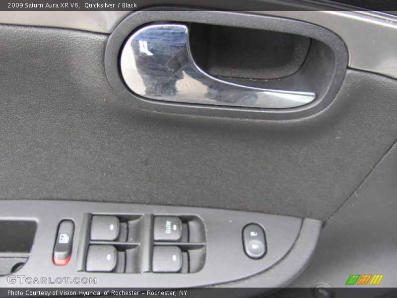 Quicksilver / Black 2009 Saturn Aura XR V6