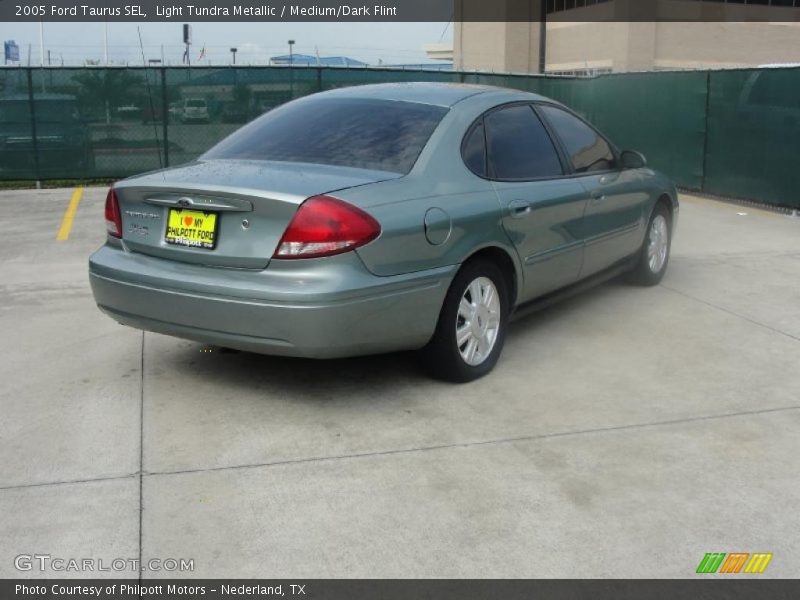 Light Tundra Metallic / Medium/Dark Flint 2005 Ford Taurus SEL