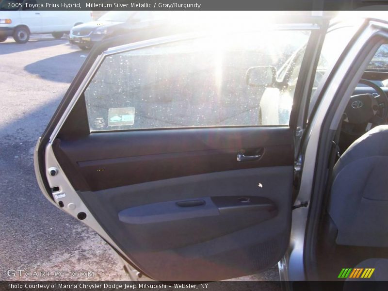 Millenium Silver Metallic / Gray/Burgundy 2005 Toyota Prius Hybrid