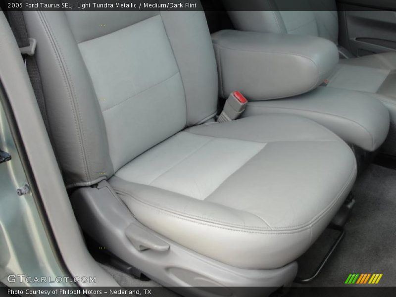 Light Tundra Metallic / Medium/Dark Flint 2005 Ford Taurus SEL