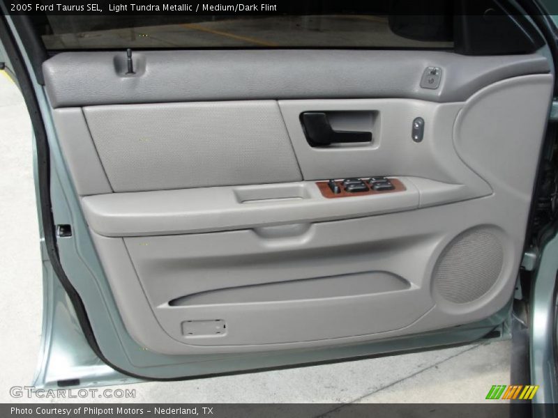Light Tundra Metallic / Medium/Dark Flint 2005 Ford Taurus SEL