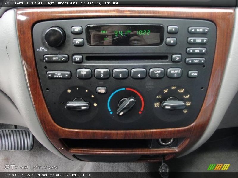 Light Tundra Metallic / Medium/Dark Flint 2005 Ford Taurus SEL