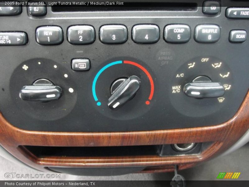 Light Tundra Metallic / Medium/Dark Flint 2005 Ford Taurus SEL