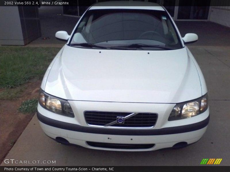 White / Graphite 2002 Volvo S60 2.4