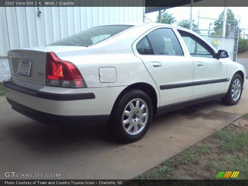 White / Graphite 2002 Volvo S60 2.4