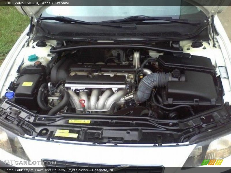 White / Graphite 2002 Volvo S60 2.4