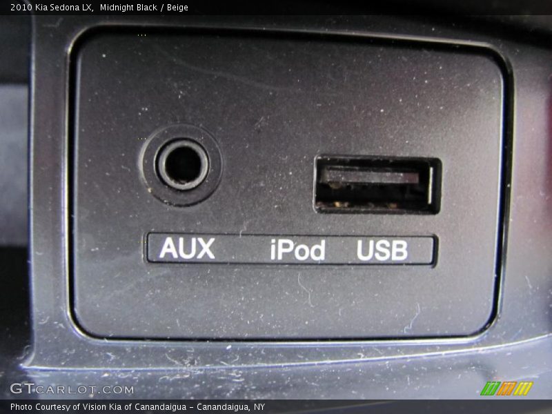 Midnight Black / Beige 2010 Kia Sedona LX