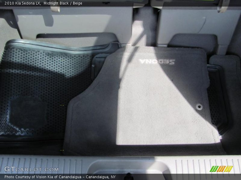 Midnight Black / Beige 2010 Kia Sedona LX