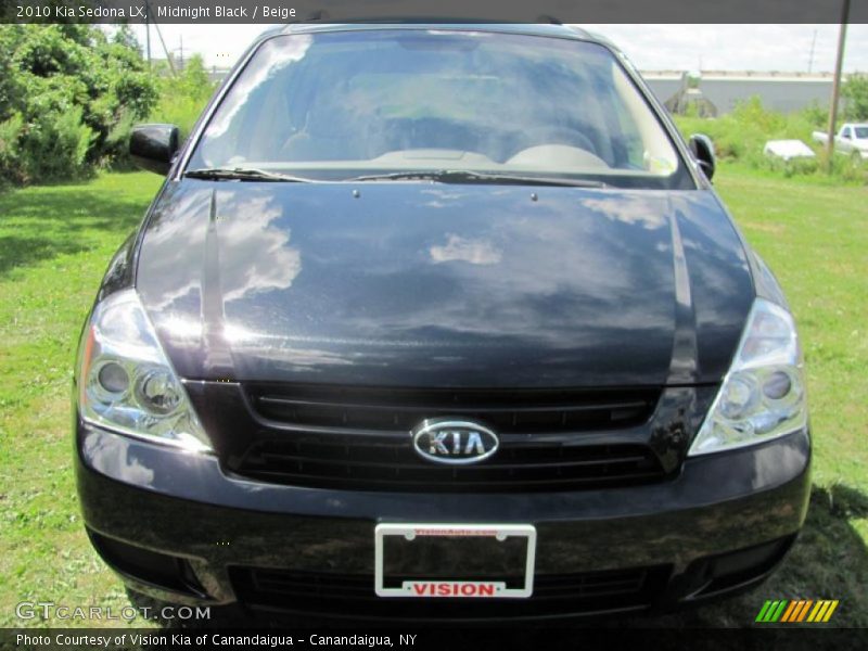 Midnight Black / Beige 2010 Kia Sedona LX