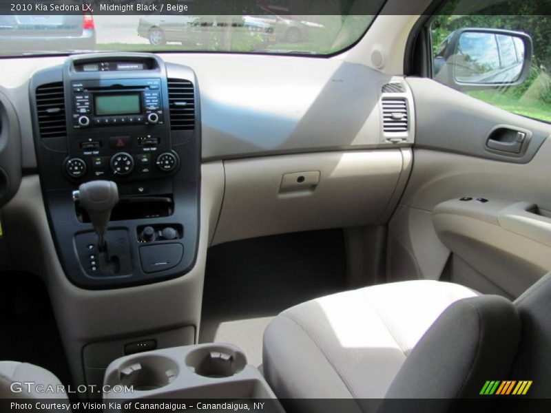 Midnight Black / Beige 2010 Kia Sedona LX