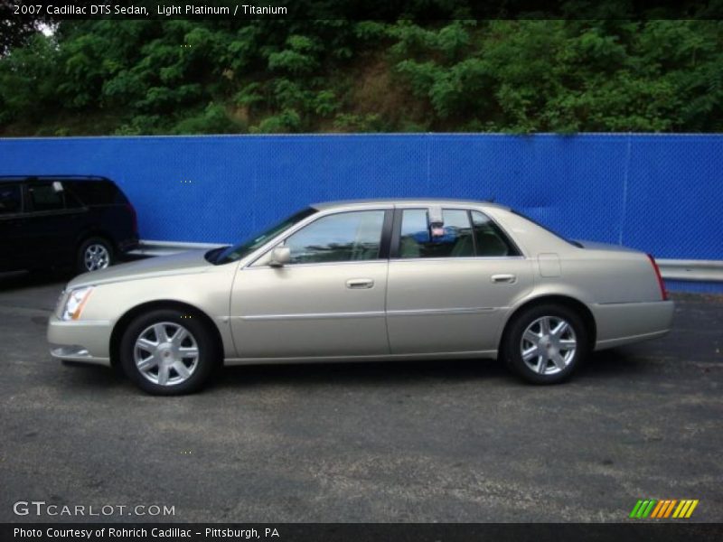 Light Platinum / Titanium 2007 Cadillac DTS Sedan