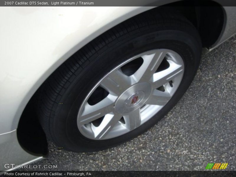 Light Platinum / Titanium 2007 Cadillac DTS Sedan