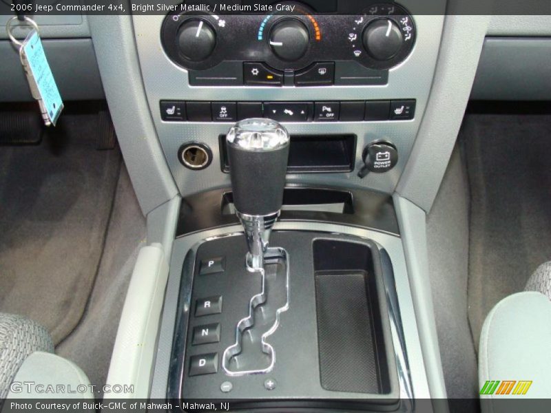 Bright Silver Metallic / Medium Slate Gray 2006 Jeep Commander 4x4
