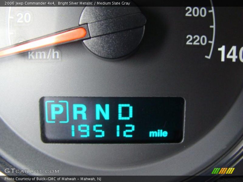 Bright Silver Metallic / Medium Slate Gray 2006 Jeep Commander 4x4