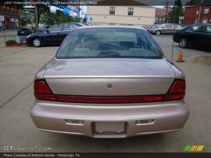Light Sandrift Metallic / Beige 1997 Oldsmobile Eighty-Eight