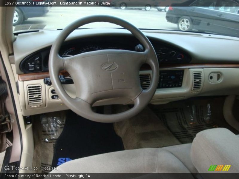 Light Sandrift Metallic / Beige 1997 Oldsmobile Eighty-Eight