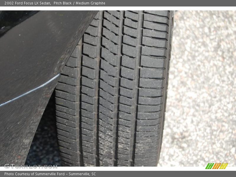 Pitch Black / Medium Graphite 2002 Ford Focus LX Sedan