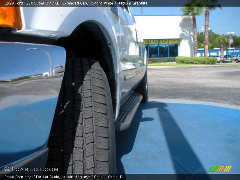 Oxford White / Medium Graphite 1999 Ford F250 Super Duty XLT Extended Cab