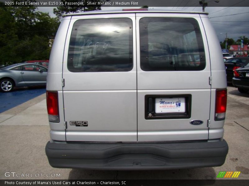 Silver Metallic / Medium Flint 2005 Ford E Series Van E150 XL Passenger