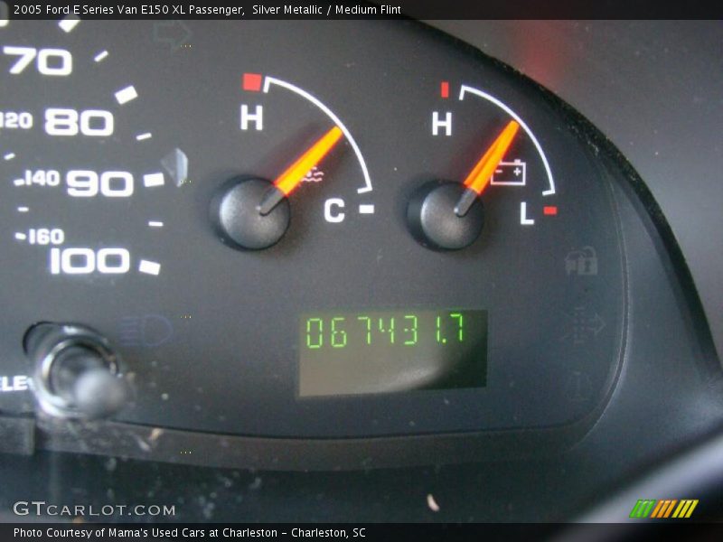 Silver Metallic / Medium Flint 2005 Ford E Series Van E150 XL Passenger