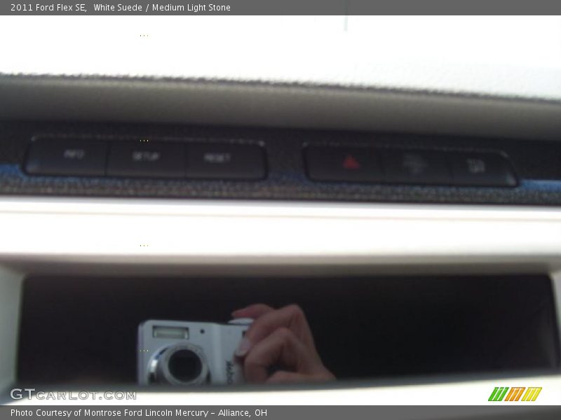 White Suede / Medium Light Stone 2011 Ford Flex SE