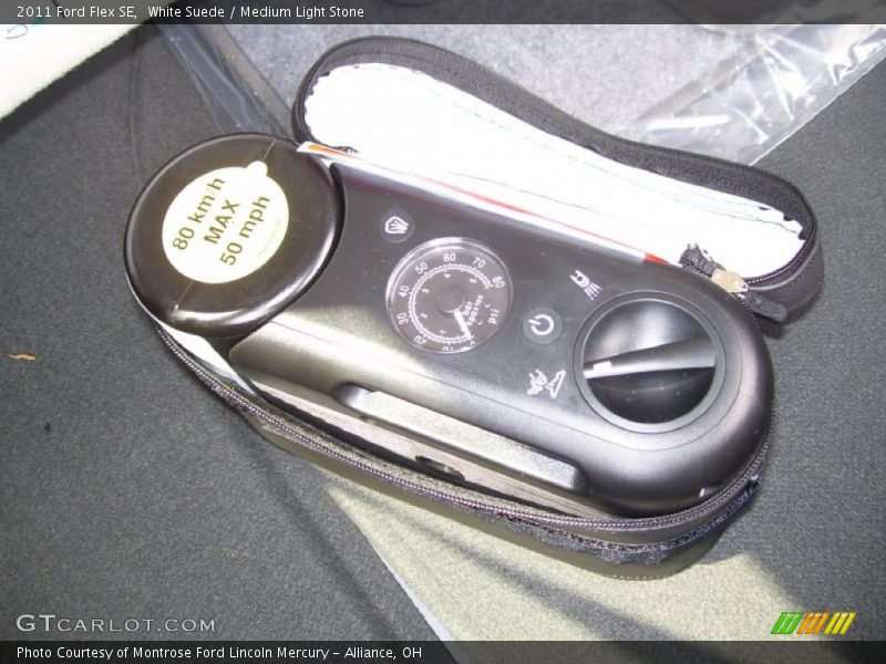 White Suede / Medium Light Stone 2011 Ford Flex SE