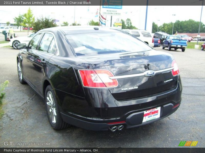 Tuxedo Black / Charcoal Black 2011 Ford Taurus Limited