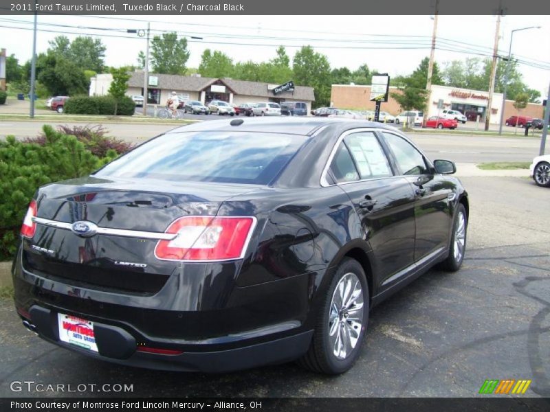Tuxedo Black / Charcoal Black 2011 Ford Taurus Limited