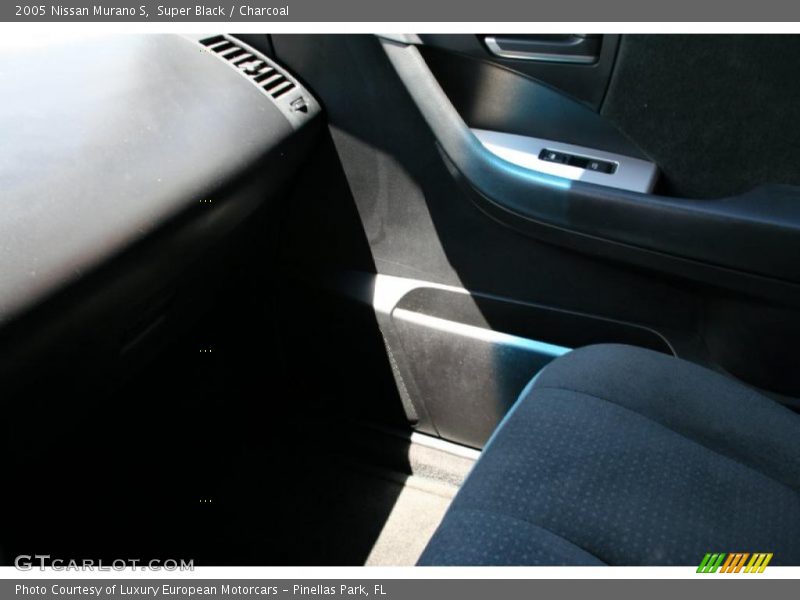 Super Black / Charcoal 2005 Nissan Murano S